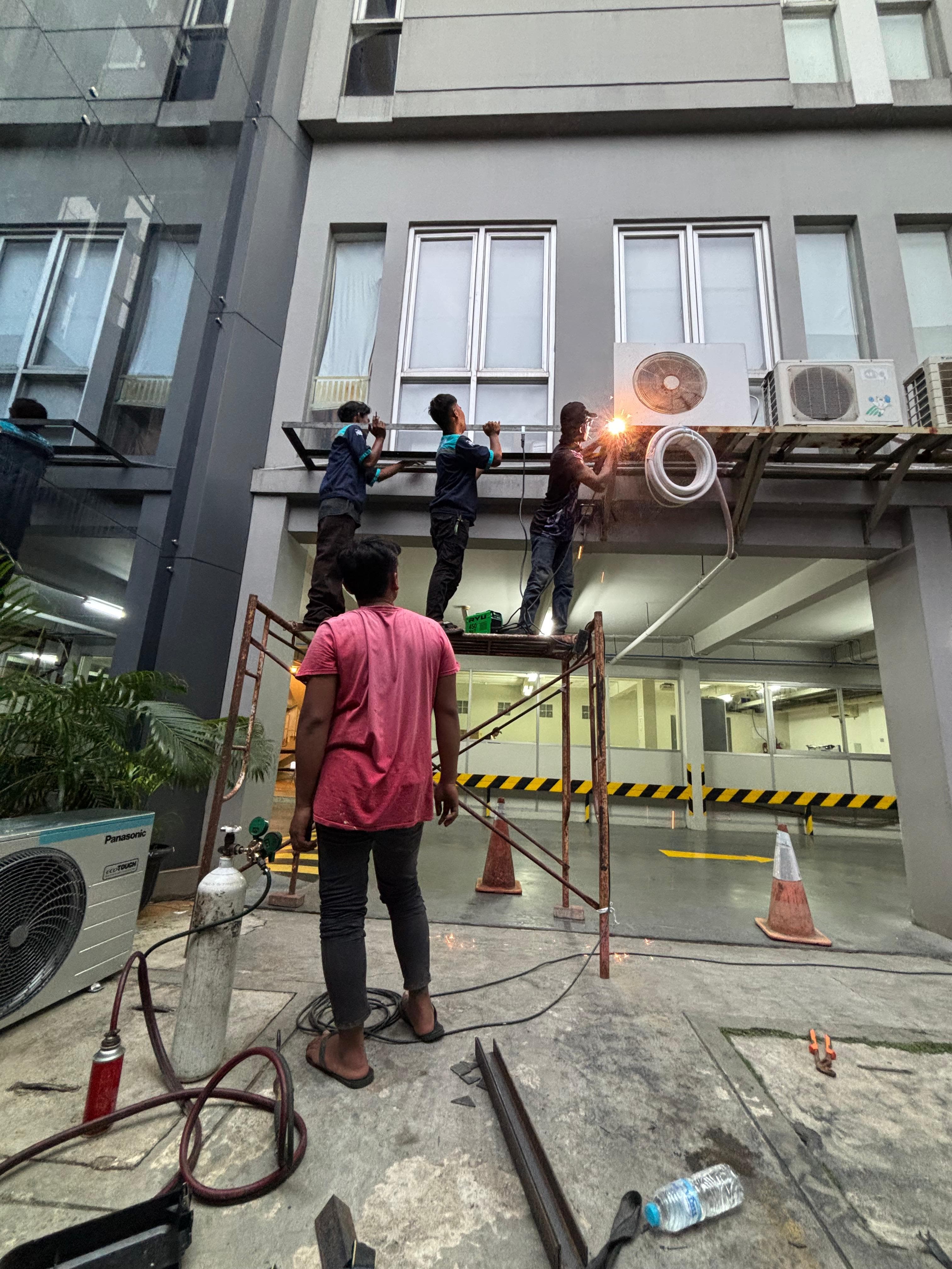 Pemasangan Breket Ac Outdor